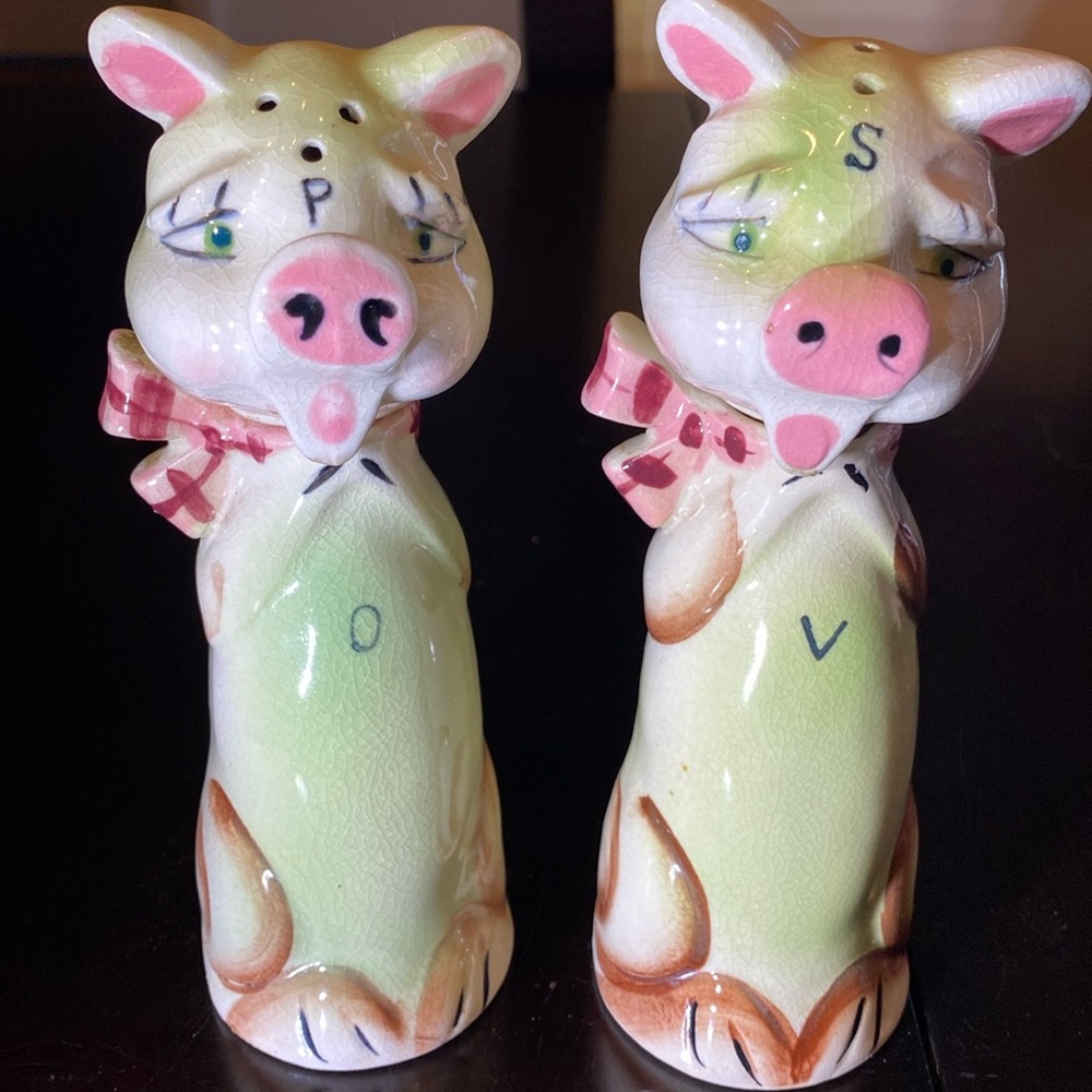 Extremely RARE 50’s set of TAll Pig Oil & Vinegar/ Salt & Pepper Ceramic, Japan